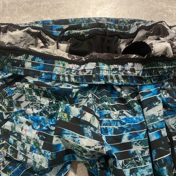 Lululemon blue seawheeze Pacebreaker
- 9” hemmed to 7”
- Linerless - Picture 4 of 4